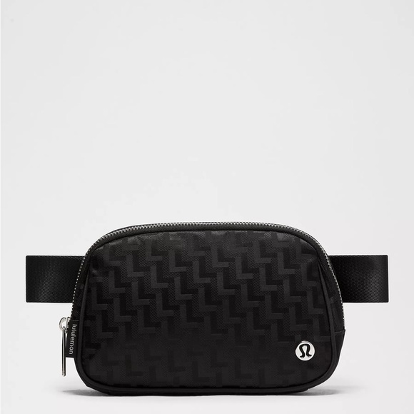 Lululemon Athletica Black Crossbody Bag✨ - Picture 3 of 11